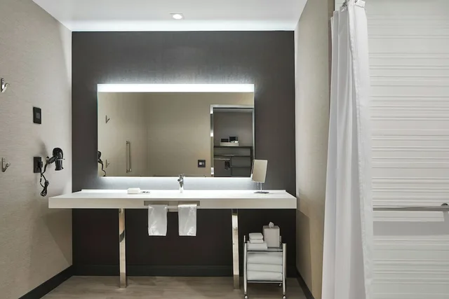 Standard, King Bed, Accessible, Ac Hotel By Marriott Sacramento 4/5