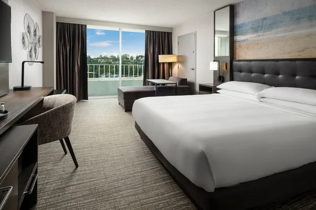 Concierge, Club, King Bed، Warner Center Marriott Woodland Hills 1/4