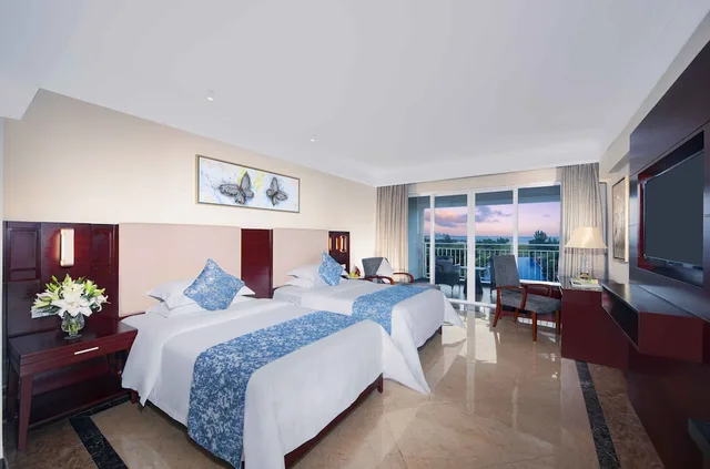 Premier, Twin Beds, Sunrise View, Ocean View, Pool Side، Wyndham Garden Wenchang Nanguo 4/8