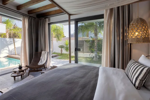 جناح بسرير كينج بمسبح خاص، Aulus Lindos Rhodes Resort, Curio Collection by Hilton 1/6