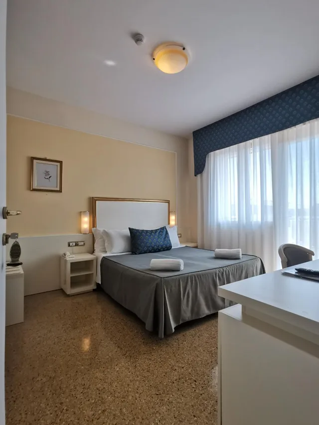 غرفة قياسية بسرير مزدوج، Hotel Astoria 1/8