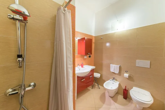 غرفة ديلوكس ثلاثية بسرير كوين وسرير فردي، B&B Rosso Salento 3/5
