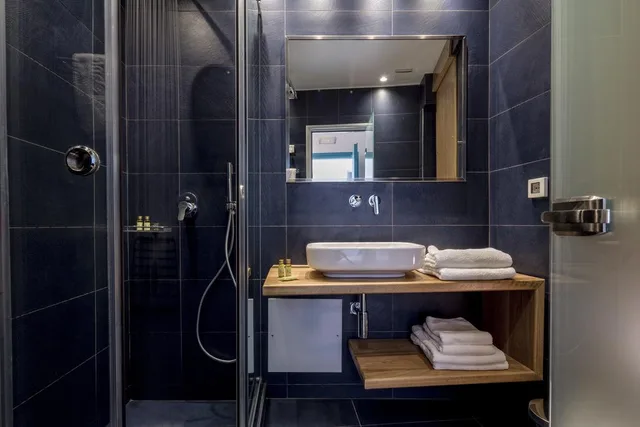 جناح شهر العسل، SANTELLINI HOTEL 2/2