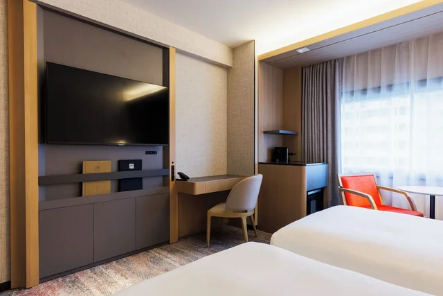 غرفة سوبيريور بسريرين منفصلين في المبنى الرئيسي، Hotel Metropolitan Edmont 2/4