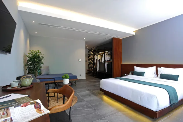 غرفة ديلوكس بسرير كينج بإطلالة على المدينة، Baitong Hotel And Resort Phnom Penh 1/2