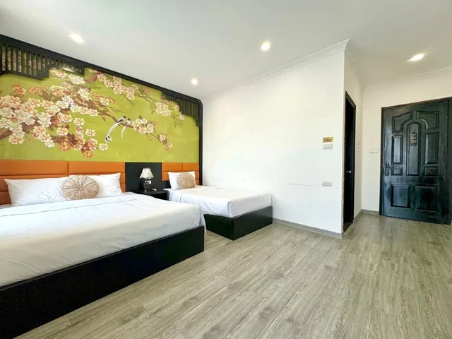 Room, Triple, 1 Queen and 1 Single Bed, City View, Balcony, Hanoi Elpis Hotel 2/5