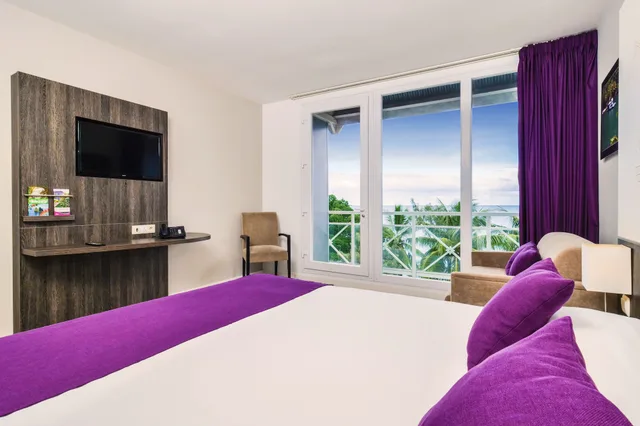 Superior, Queen Bed, Lagoon View, Sofa، Hotel Beaurivage 8/10