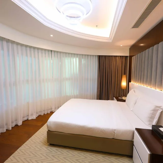 جناح بسرير مزدوج بـ3 غرف نوم، Number One Tower Suites 1/10