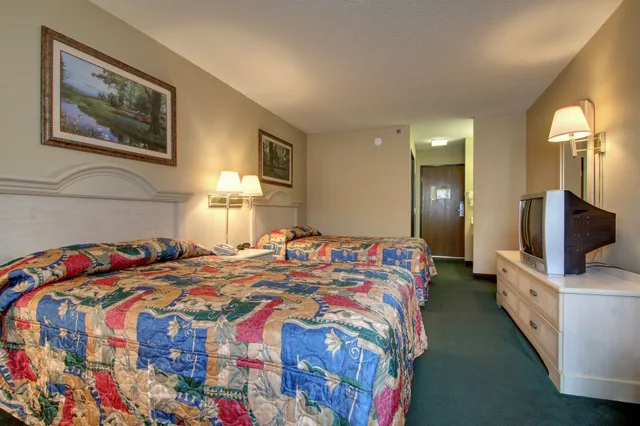 غرفة قياسية بسريرين كوين، Key West Inn Baxley 2/6