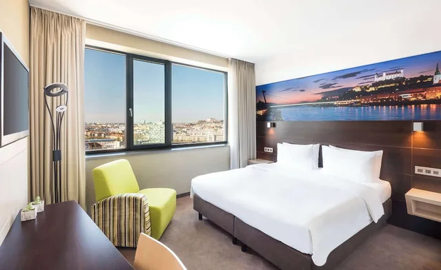 Room, King Bed, Castle View, Lindner Hotel Bratislava, Part of Jdv by Hyatt 1/3