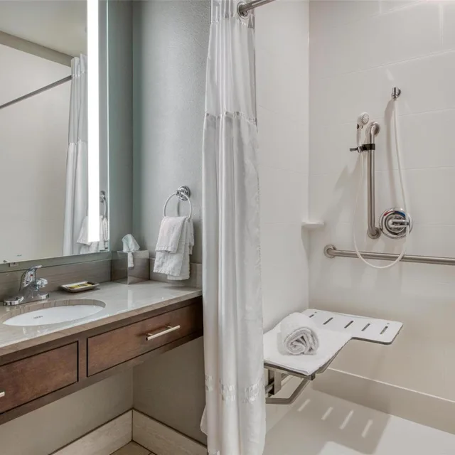 جناح بسريرين كوين لذوي الإعاقة، Best Western Plus Saint Peter 4/4