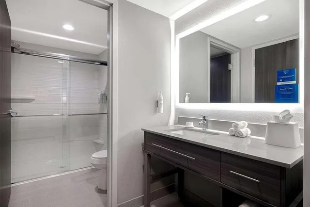 استوديو بسرير كينج مع أريكة لذوي الإعاقة، Homewood Suites by Hilton Oklahoma City/Quail Springs, OK 2/3