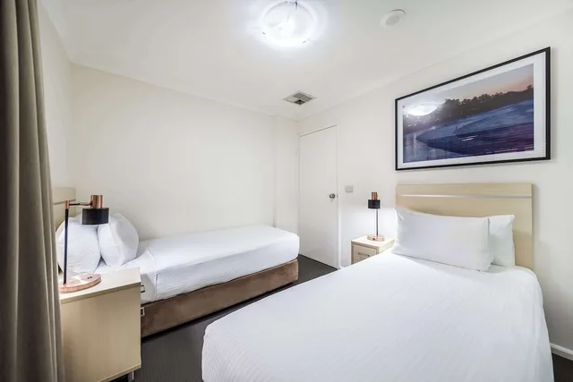 2 Bedrooms, Executive, Apartment, City View, Two Story، Oaks Sydney Goldsbrough Suites 1/20