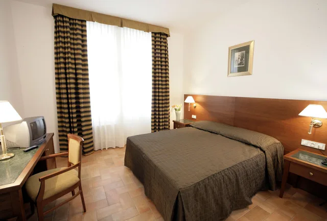 غرفة ثلاثية بسرير كينج، HOTEL GALILEO 5/9