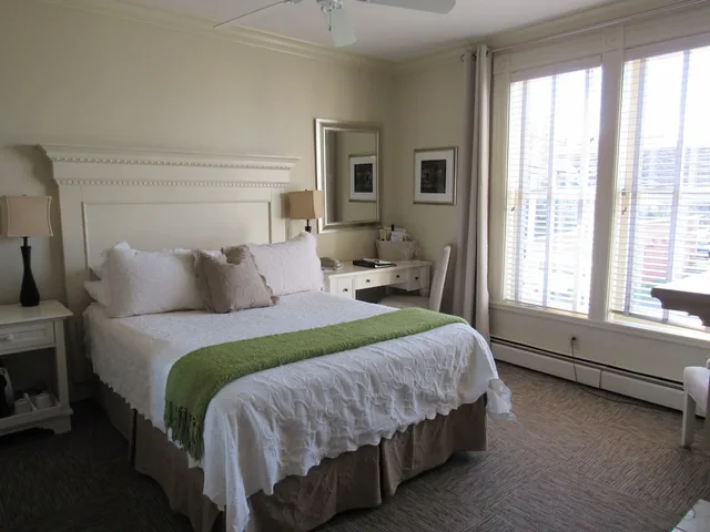 غرفة بريميوم بسرير كوين، Carter House Inns 2/3