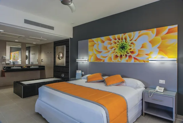 Suite, Queen Bed, Ocean View, Riu Cancun - Adults Only - All Inclusive 1/2