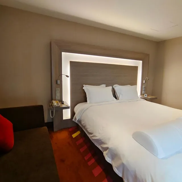 جناح سوبيريور بسرير كينج وسرير كوين، Novotel Shenzhen Watergate 5/10