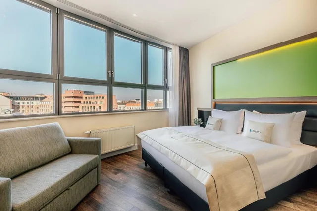 غرفة بريميوم بسريرين منفصلين، Garner Hotel Berlin - Charlottenburgm, an IHG Hotel 1/2