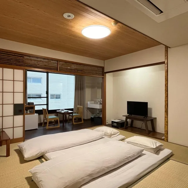Japanese, No Bathroom، Kameya Rakan 8/10