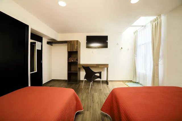 غرفة قياسية ثلاثية بسرير مزدوج وسرير فردي، Capital O Hotel Boutique Las Torres 4/5