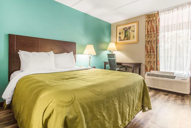 غرفة بسرير كوين، Quality Inn And Suites Vidalia 1/4