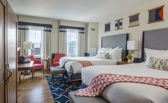 غرفة ديلوكس بسريرين كوين، Portland Harbor Hotel 1/6