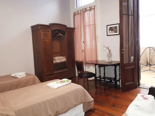 غرفة ثلاثية بثلاثة أسرّة، Sabatico Travelers Hostel 1/3