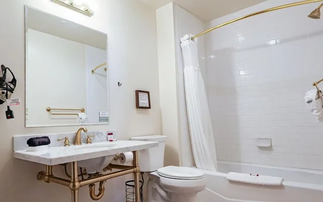 جناح ديلوكس بسرير كينج مع أريكة، Belvada Hotel 3/3
