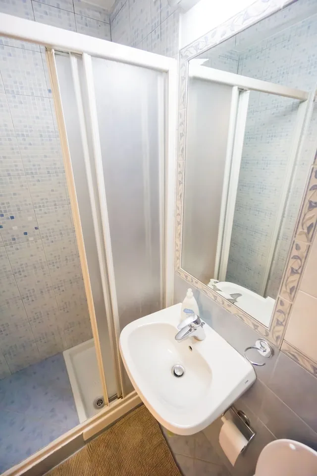 Room, Queen Bed, Shared Bathroom, Funny Palace Hostel 7/7