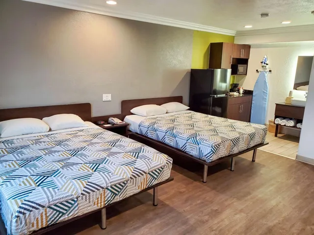 Room, Quadruple, Accessible, Studio6 National City, CA - Naval Base San Diego 1/7