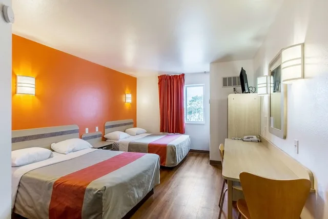 غرفة ديلوكس بسريرين مزدوجين، Motel6 Baraboo, WI - Lake Delton 2/7