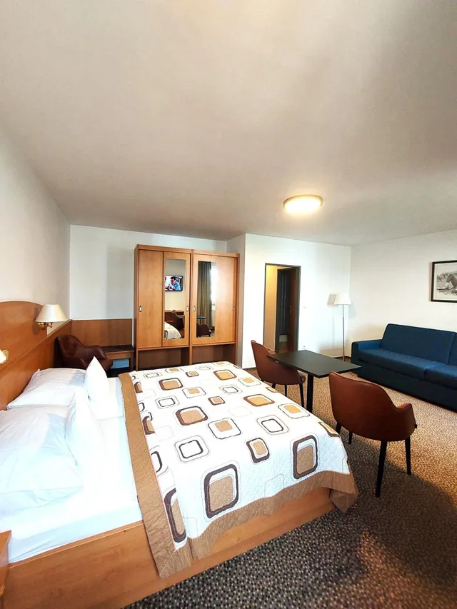 غرفة ثلاثية بسرير مزدوج، Hotel Avion 8/10
