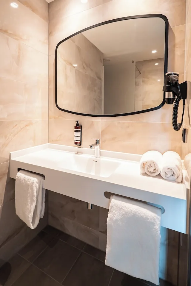 غرفة ديلوكس بسريرين منفصلين، OZO Hotels De President Amsterdam Schiphol Airport 11/11