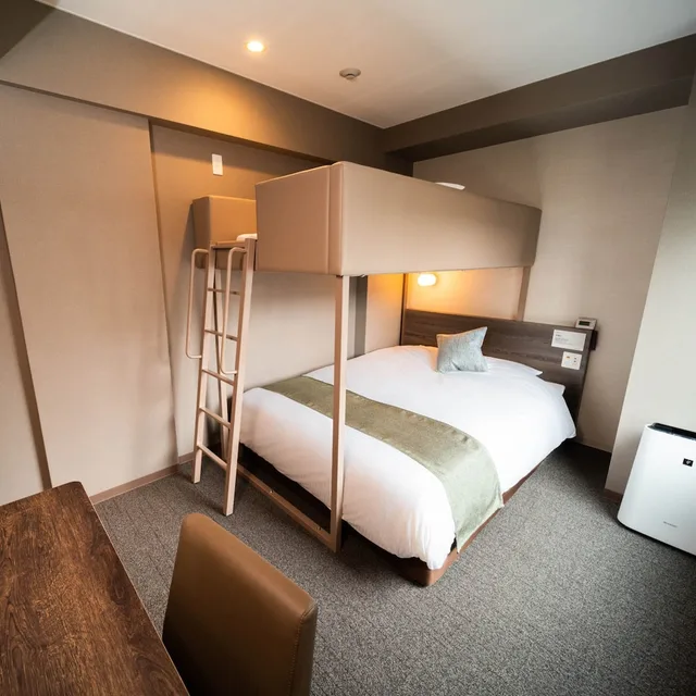 Super, 1 Double and 1 Single Bed، Superhotel Premier Ginza 1/3