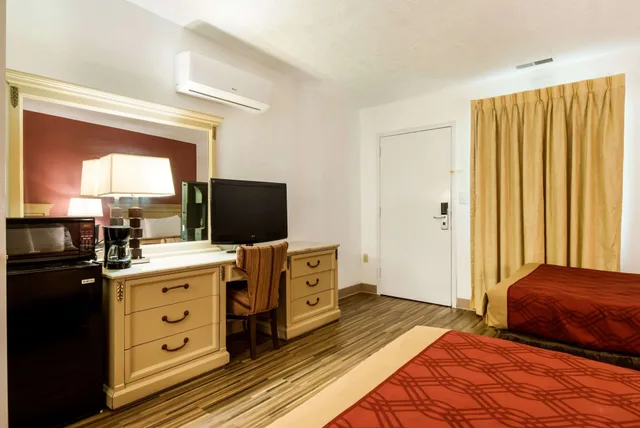 غرفة بسريرين كوين، Econo Lodge Inn & Suites Lake Harmony - Pocono Mountains Area 3/4