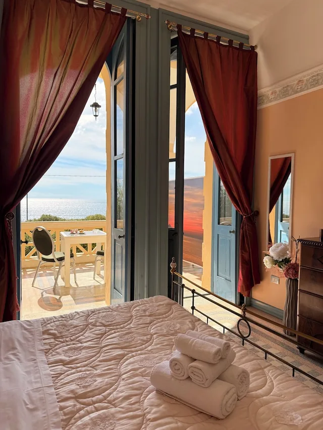 Superior, Queen Bed, Sea View, Residence Villa Raffaella 5/8