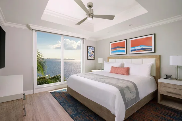 Suite, King Bed, Accessible, Sunsuites Villas at Sunseeker Resort, Curio by Hilton 1/5
