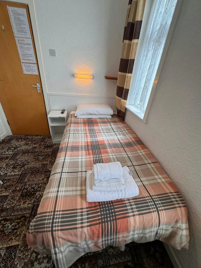Standard Single Room, RideSide Hotel, next to Pleasure Beach Blackpool 4/7