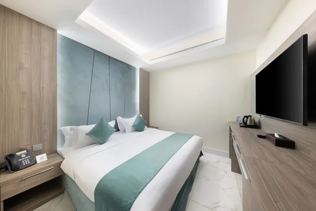 غرفة قياسية، فندق لكجري نايت(Luxury Night Hotel) 2/2