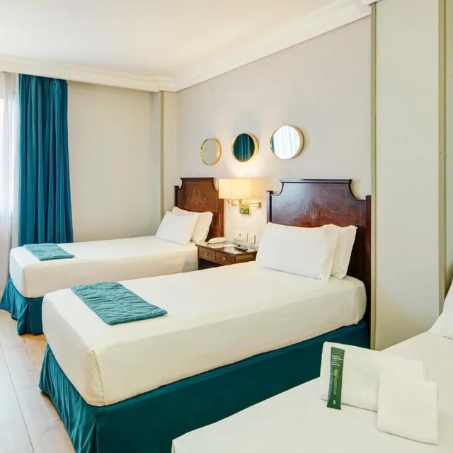 غرفة بسرير مزدوج مع سرير إضافي، Sercotel Gran Hotel Conde Duque 2/10