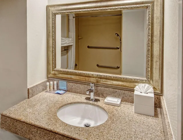 Room, Multiple Beds, Accessible، Hampton Inn By Hilton Charlotte Matthews 4/4