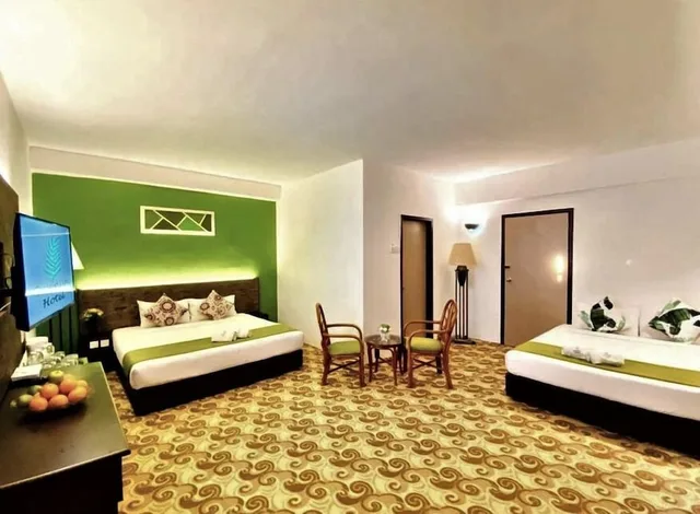 Family Room (1 Queen + 1 King Bed)، De Greenish Village Langkawi 10/12