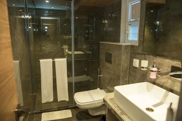 Luxury, 2 Double Beds, Pan Asia Continental 2/2