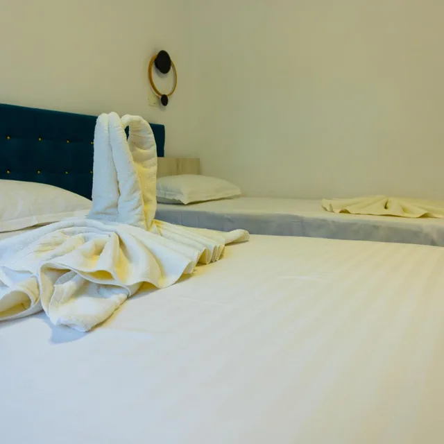 غرفة ثلاثية بشرفة، Hotel Siret 10/10