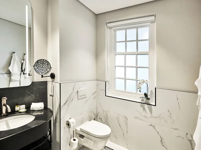 Classic Room, The Winchester Hotel 7/10
