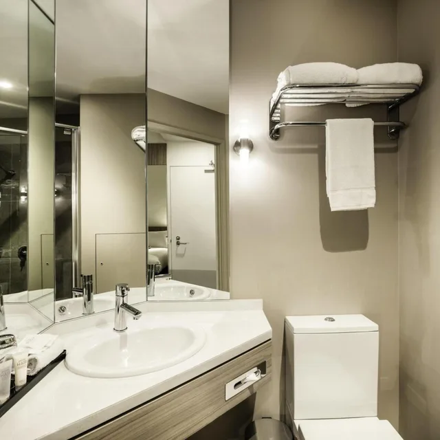 غرفة قياسية بسرير كينج وسرير كوين، Ibis Mackay 7/7