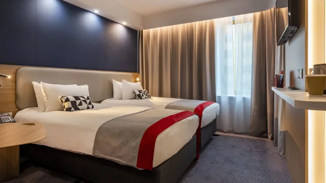 غرفة قياسية بسريرين منفصلين، Holiday Inn Express Nice - Grand Arenas 2/4