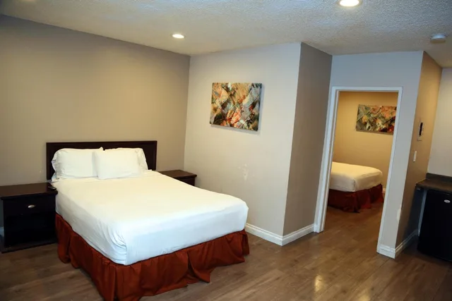 غرفة قياسية بسرير كوين، Anaheim Executive Inn Suites 1/1