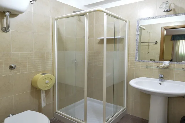 Room, Quadruple, 1 Double and 2 Bunk Beds، Hotel Martini 6/9