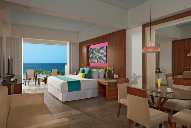 جناح جونيور بسريرين مزدوجين بإطلالة على البحر مع أريكة، Krystal Grand Los Cabos All Inclusive 2/5